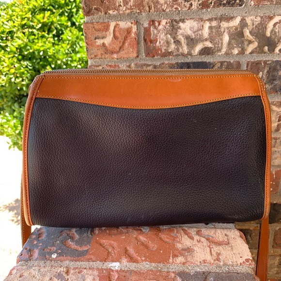 Vintage DOONEY & BOURKE Crossbody Bag!!! - Picture 2 of 7